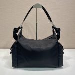 プラダ エクスプローラ Re-Nylon xレザー バッグ 2VH204 プラダ エクスプローラ Re-Nylon xレザー バッグ 2VH204