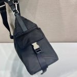 プラダ エクスプローラ Re-Nylon xレザー バッグ 2VH204 プラダ エクスプローラ Re-Nylon xレザー バッグ 2VH204