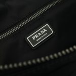 プラダ エクスプローラ Re-Nylon xレザー バッグ 2VH204 プラダ エクスプローラ Re-Nylon xレザー バッグ 2VH204