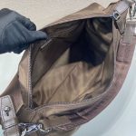 プラダ エクスプローラ Re-Nylon xレザー バッグ 2VH204_F0038 プラダ エクスプローラ Re-Nylon xレザー バッグ 2VH204_F0038
