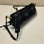 プラダ  スモール レザー ショルダーバッグ 1BH215
