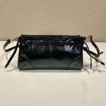 プラダ  スモール レザー ショルダーバッグ 1BH215