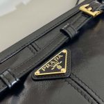 プラダ  スモール レザー ショルダーバッグ 1BH215