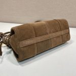 プラダ ボニー スモール スエード ショルダーバッグ 1BH215 プラダ ボニー スモール スエード ショルダーバッグ 1BH215