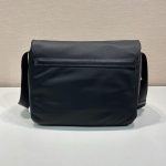 プラダ  ナイロン 斜め掛け メッセンジャーバッグ 1BD671