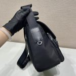 プラダ  ナイロン 斜め掛け メッセンジャーバッグ 1BD671