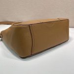 プラダ ラージ レザー トートバッグ 1BG602 プラダ ラージ レザー トートバッグ 1BG602