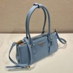 プラダ ガレリア レザーバッグ ミディアム ロゴ 1BA457_F0D57 プラダ ガレリア レザーバッグ ミディアム ロゴ 1BA457_F0D57