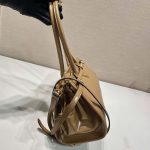 プラダ ミディアム レザー ハンドバッグ 1BA426 プラダ ミディアム レザー ハンドバッグ 1BA426