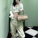 プラダ ボニー ミディアム スエード ハンドバッグ 1BA426 プラダ ボニー ミディアム スエード ハンドバッグ 1BA426