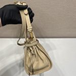 プラダ ボニー ミディアム スエード ハンドバッグ 1BA426 プラダ ボニー ミディアム スエード ハンドバッグ 1BA426