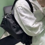 プラダ エクスプローラ Re-Nylonxレザー バッグ 2VH206 プラダ エクスプローラ Re-Nylonxレザー バッグ 2VH206
