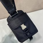 プラダ エクスプローラ Re-Nylonxレザー バッグ 2VH206 プラダ エクスプローラ Re-Nylonxレザー バッグ 2VH206
