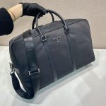プラダ  Re-Nylon サフィアーノトラベルバッグ 2VC042