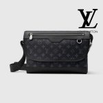 Louis Vuitton クーリエ・メッセンジャー バッグ エクリプス M28630 Louis Vuitton クーリエ・メッセンジャー バッグ エクリプス M28630
